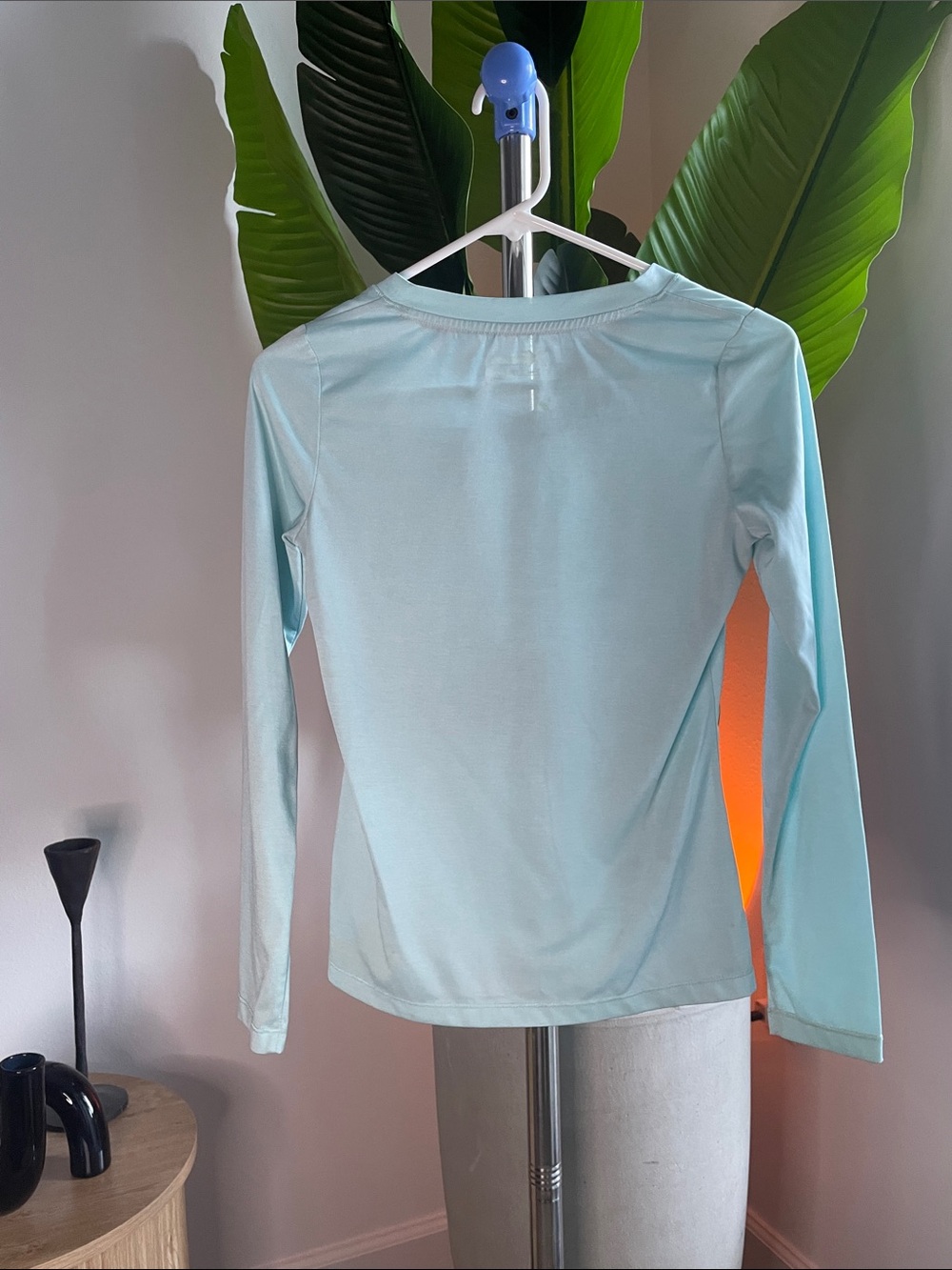 Light Blue Long Sleeve V-Neck Top - Picture 2 of 2